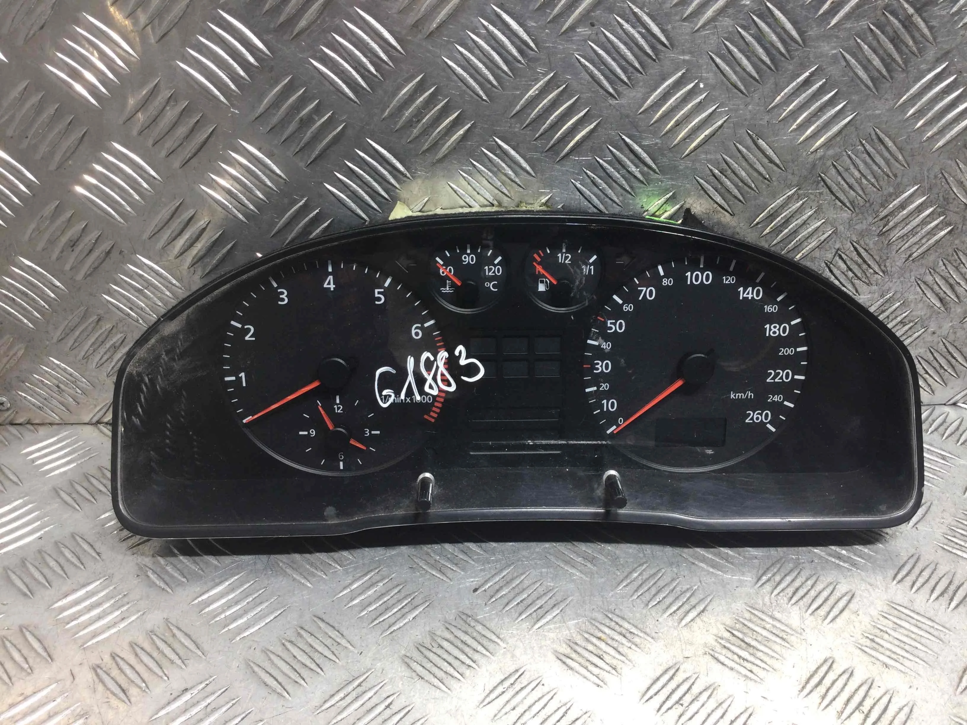 Щиток приборов (приборная панель) Audi A4 B5 (1994-1999) бензин 1.8 i Механика Седан