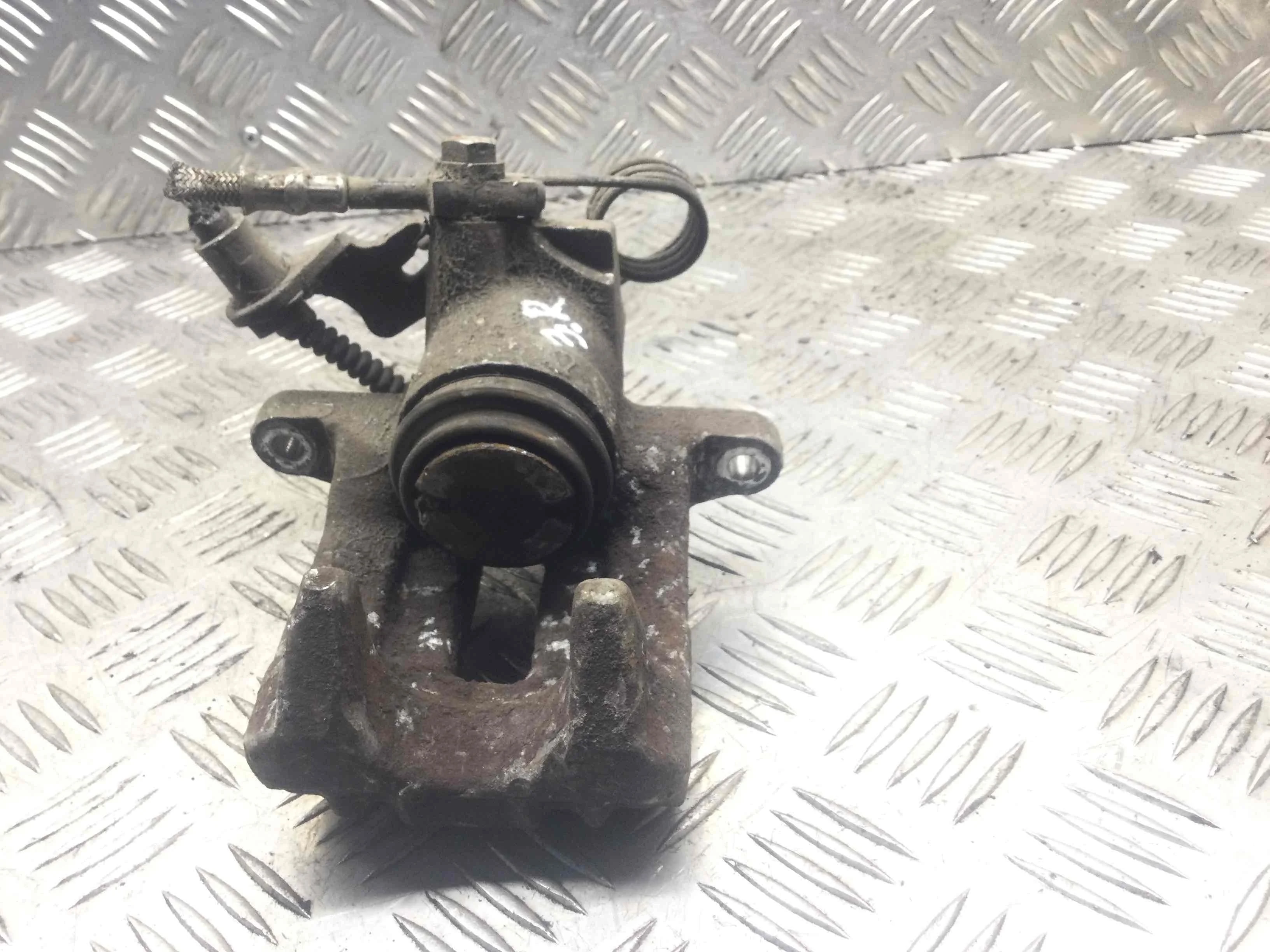 Суппорт задний правый Audi A6 C5/4B (1997-2004) дизель 2.5 TDI Механика Седан