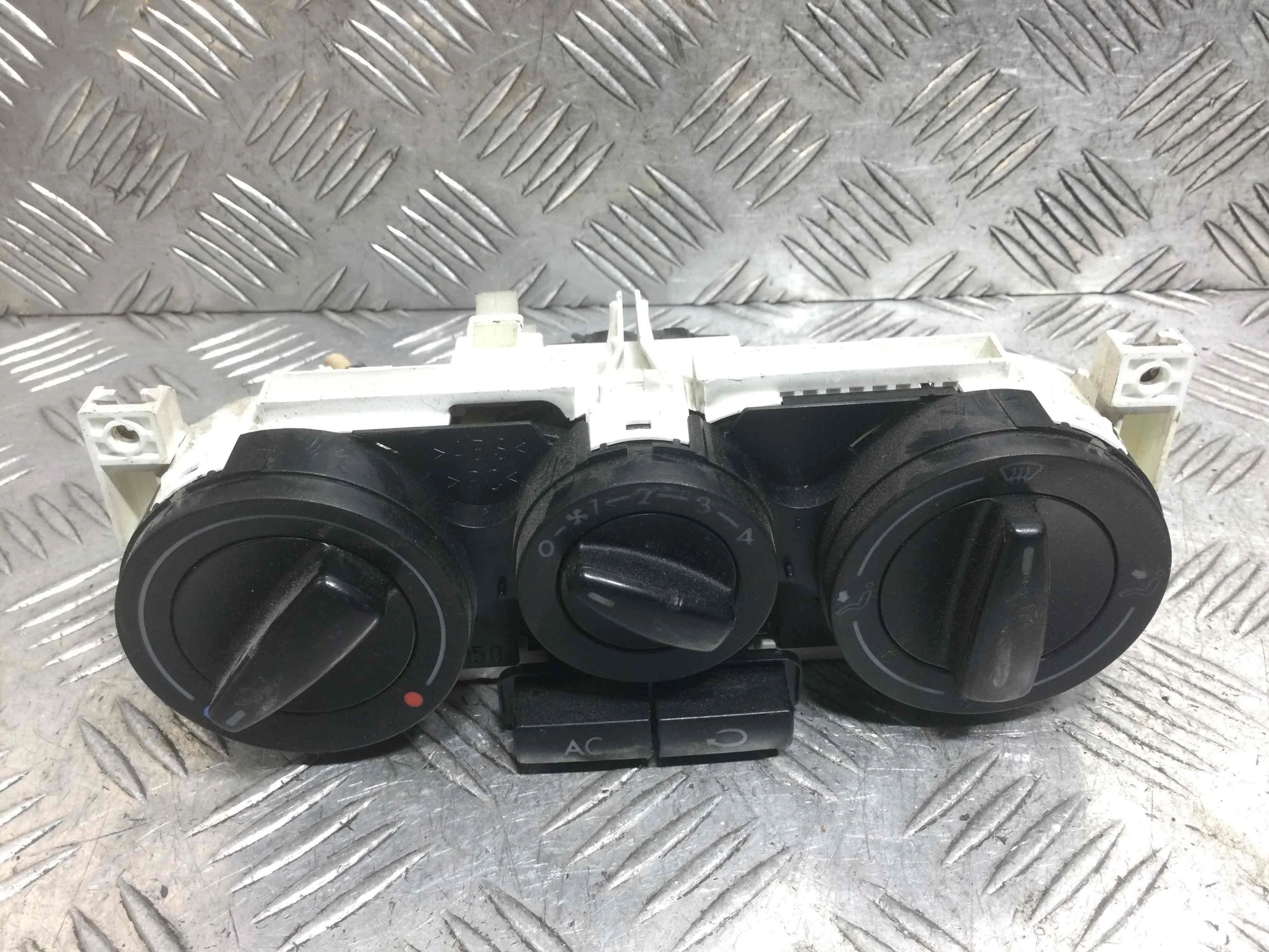 Блок управления печки/климат-контроля Volkswagen Bora Bora (1J) 1998 - 2005 дизель 1.9 TDI Механика Седан
