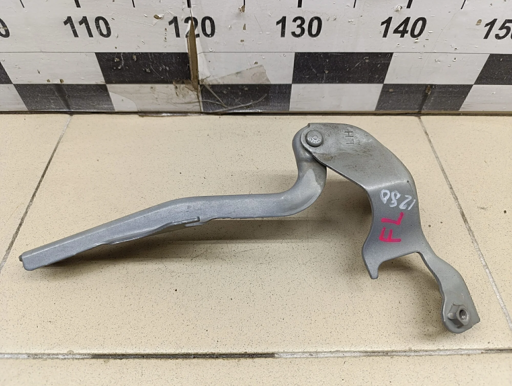 Петля капота левая Forester (S12) 2008-2012