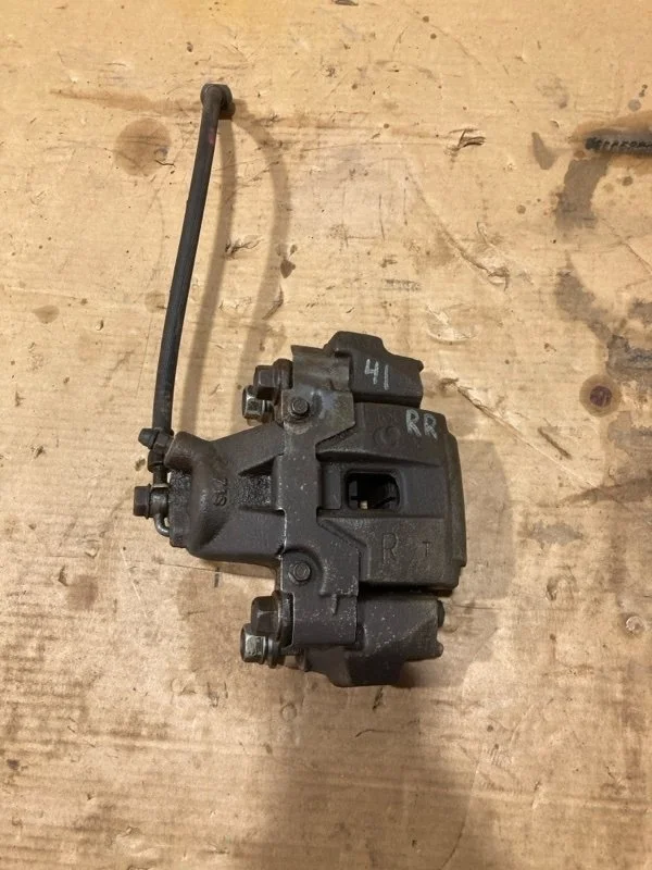 Суппорт тормозной Toyota Land Cruiser 2017 4783060120 URJ202 1VD-FTV 4.5, задний правый