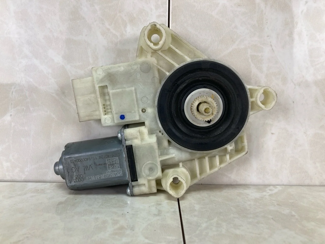 Моторчик дворника Skoda Rapid 2012-2020 5JA959811H, передний правый