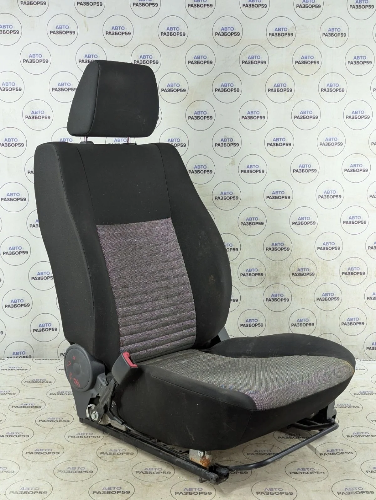 Сиденье переднее левое Suzuki SX4 I рестайлинг (2009—2014)