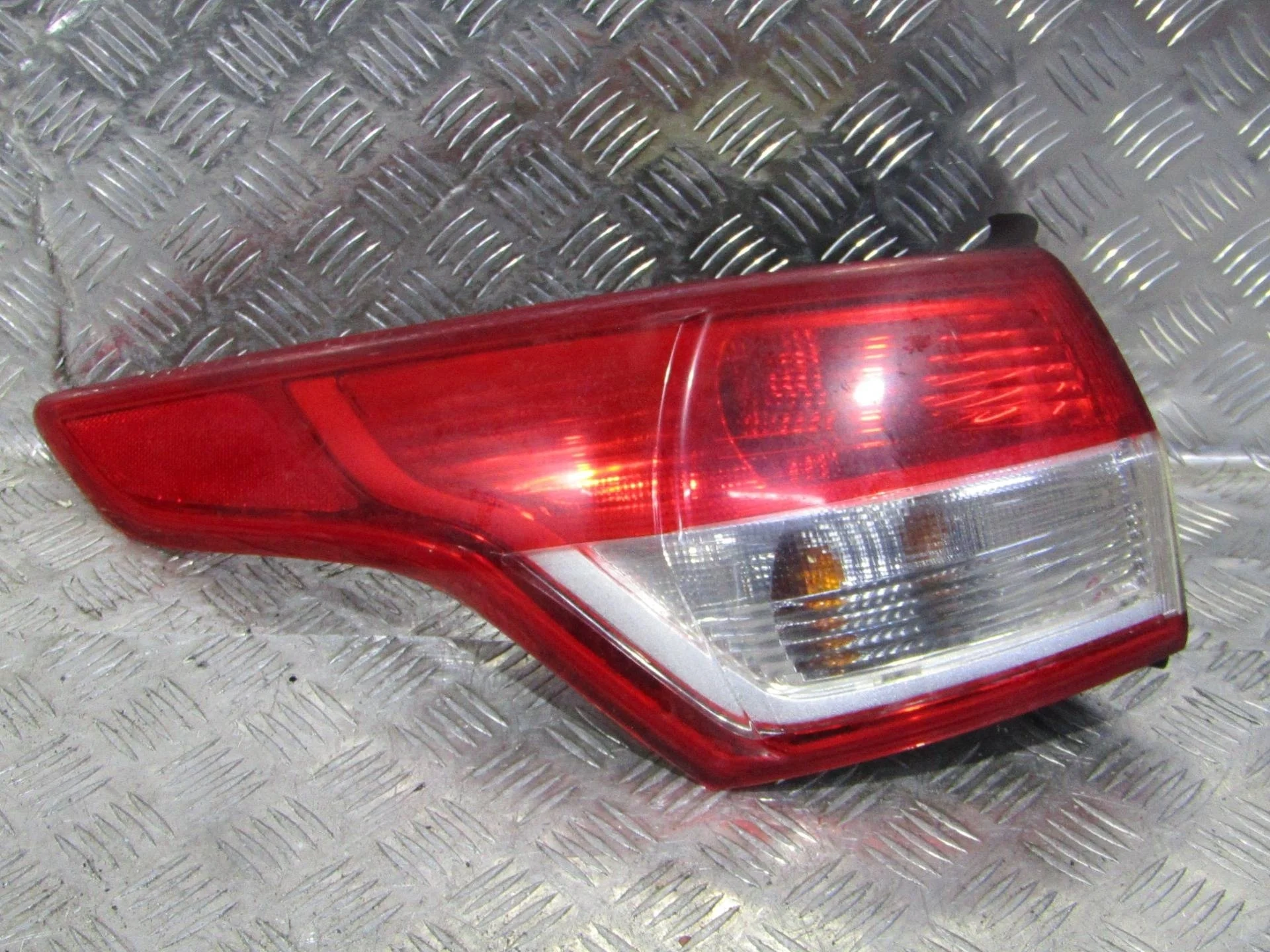 фонарь задний левый Ford Kuga 2