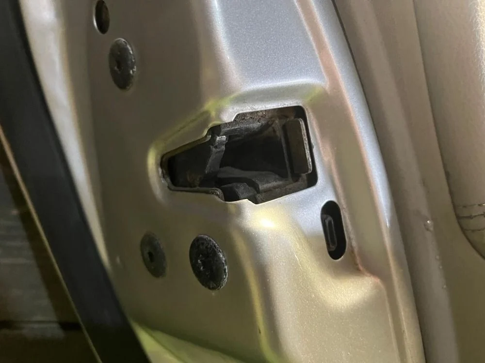 Замок двери задней левой Renault Megane II