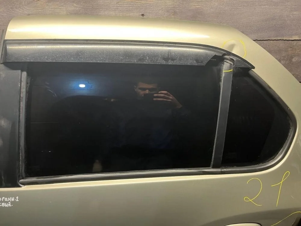 Стекло задней левой двери Renault Logan 2