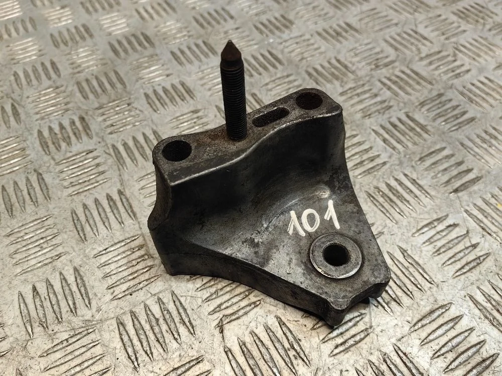 Кронштейн опоры двигателя Toyota Avensis T250