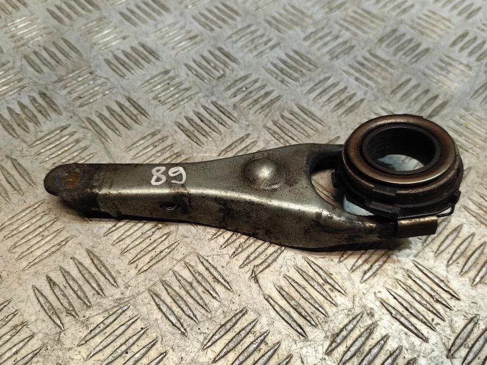 Вилка сцепления Toyota Avensis T250