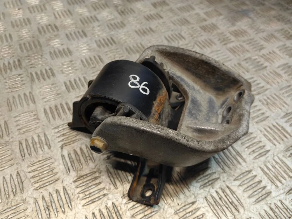 Опора двигателя правая Suzuki SX4 1.5