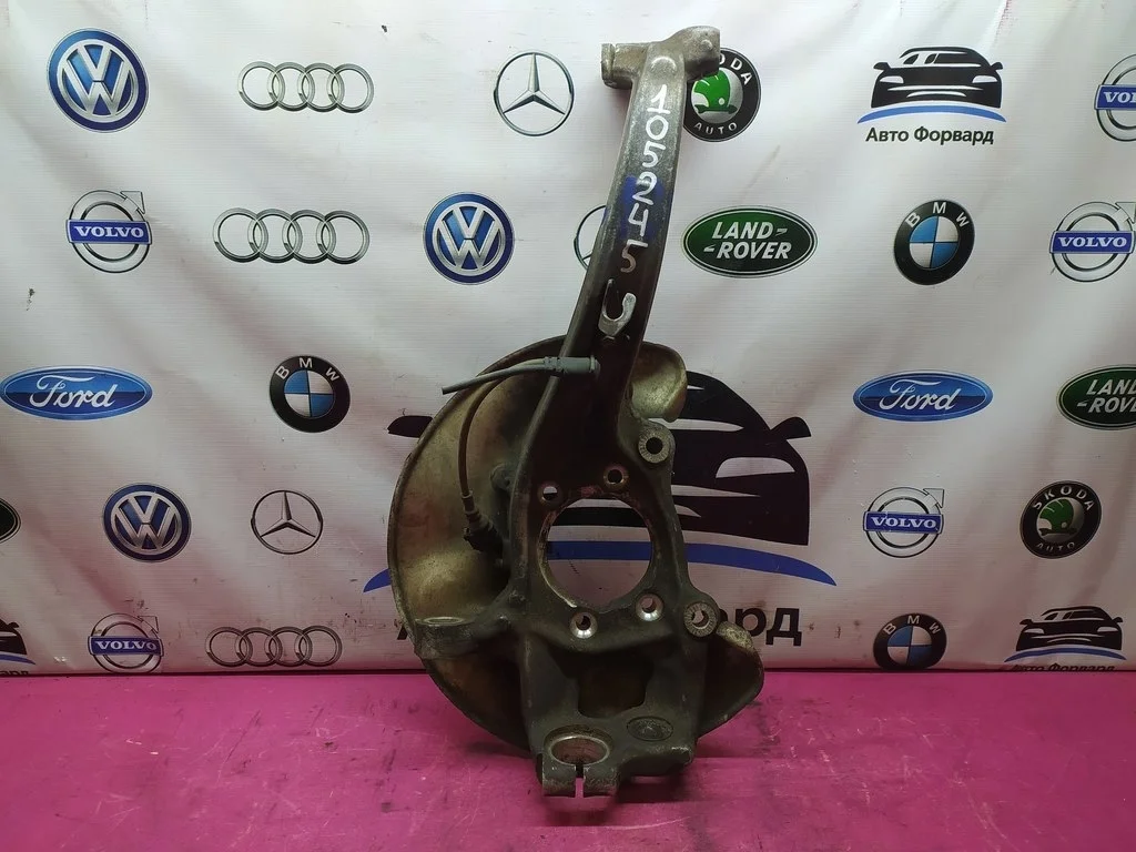 Кулак правый Audi A4 B8 Allroad A5 Q5 8K0407254R
