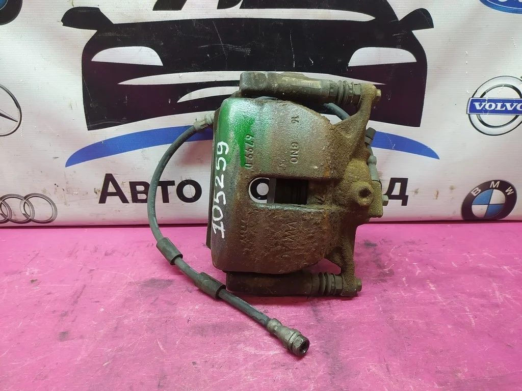 Суппорт передний правый Octavia 3 Audi A3 Golf 7