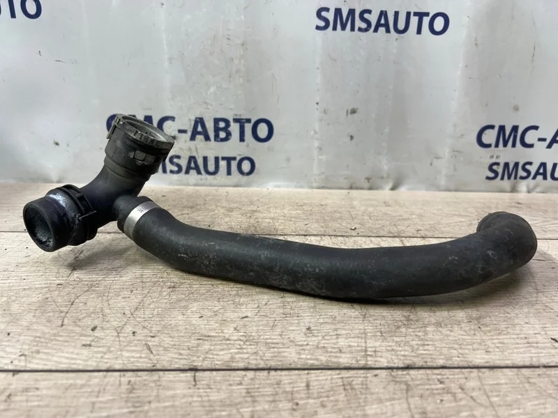 Патрубок охлаждения Volvo Xc60 30774513 ХС60 3.0 B6304T4