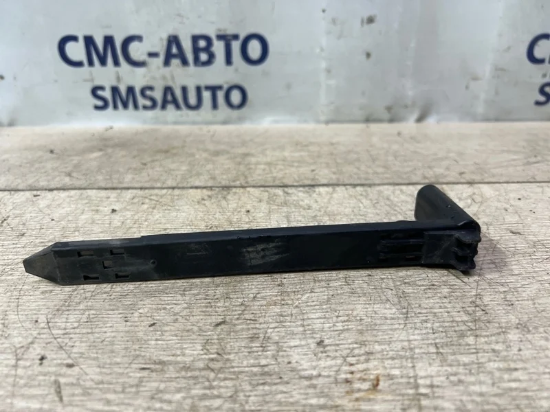 Кронштейн фары Volvo Xc60 2011 30763154 ХС60 3.0 B6304T4