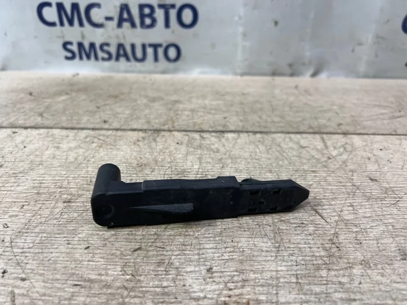 Кронштейн фары Volvo Xc60 2011 30763155 ХС60 3.0 B6304T4