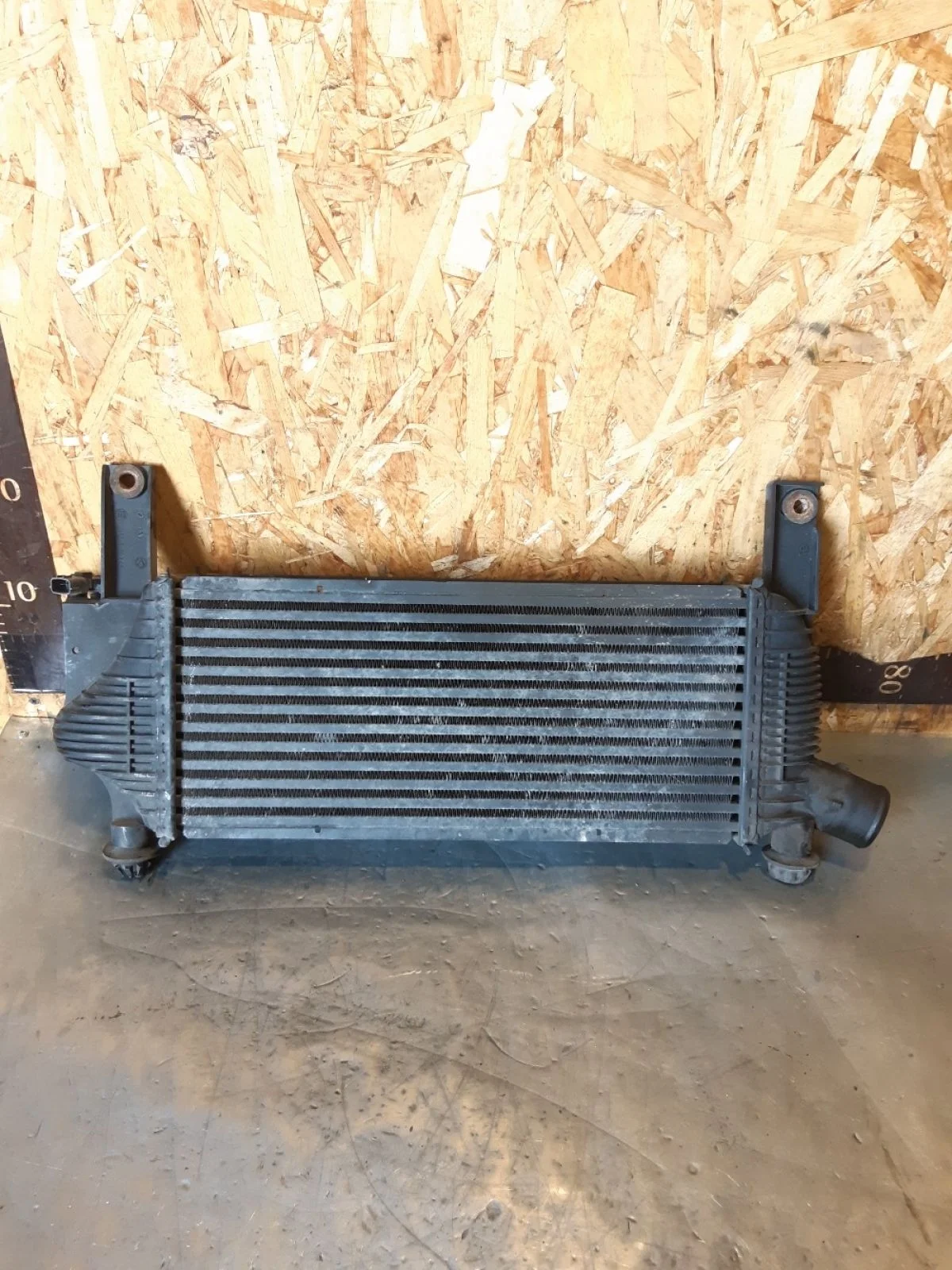 Интеркулер Nissan Navara D40 (2004—2010) 2008 серебристый