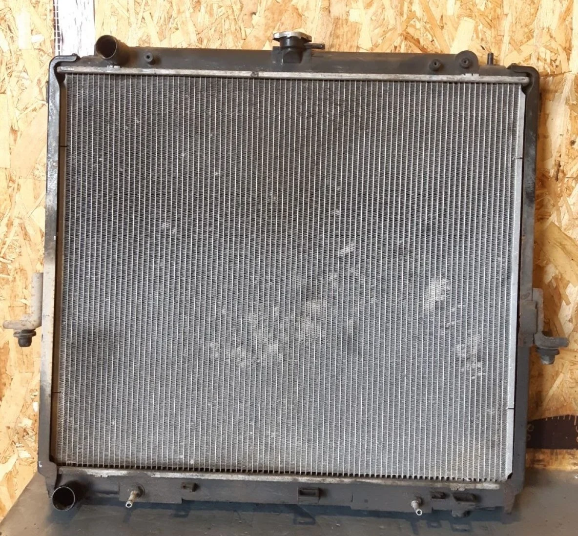 Радиатор основной Nissan Navara D40 (2004—2010) 2008 серебристый