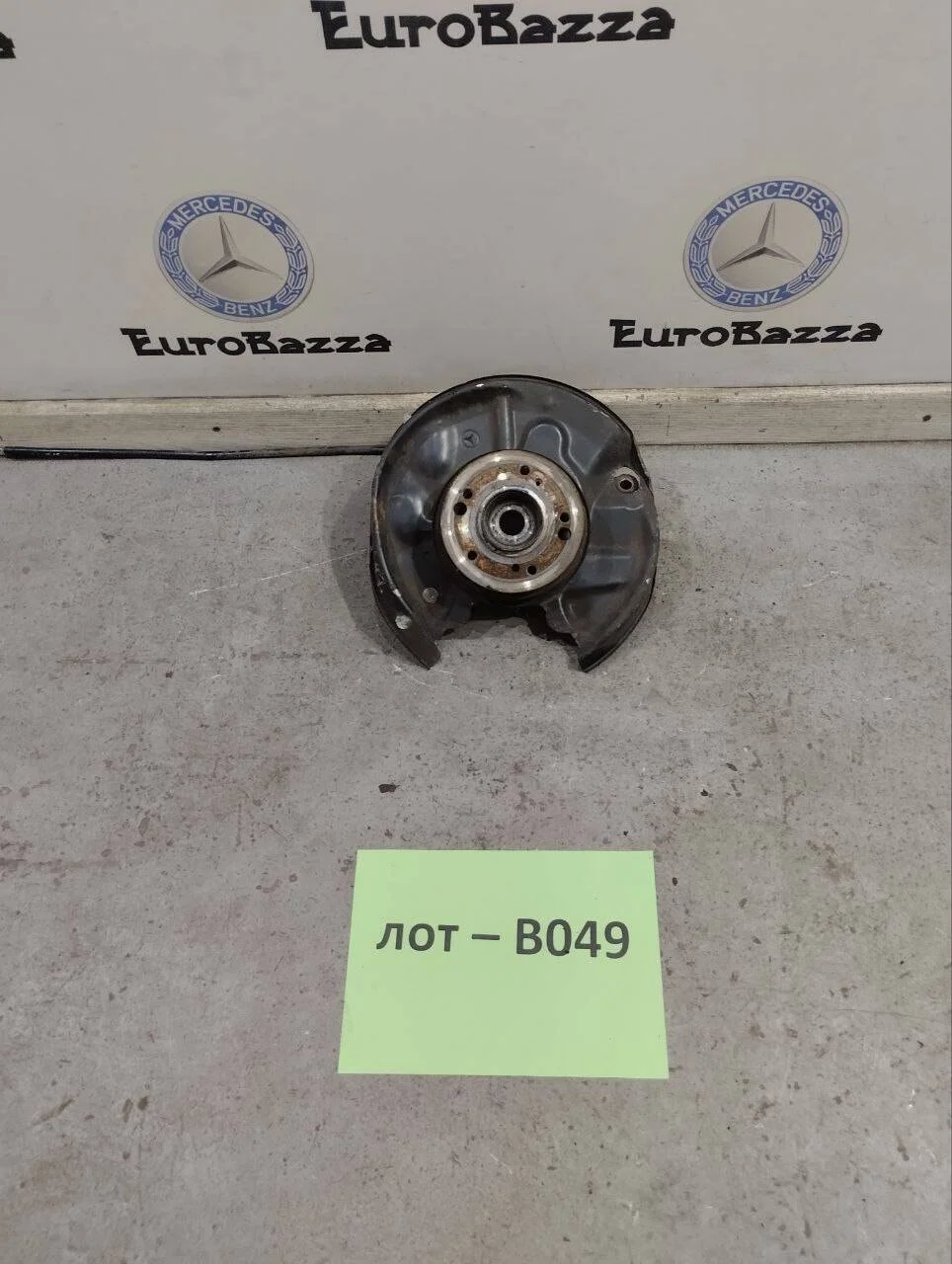 Кулак задний правый Mercedes W210