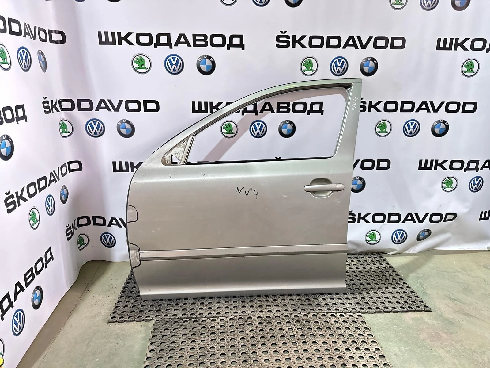 Дверь Skoda Octavia 2011 1Z0831055 A5 (1Z) 1.2 CBZB, передняя левая