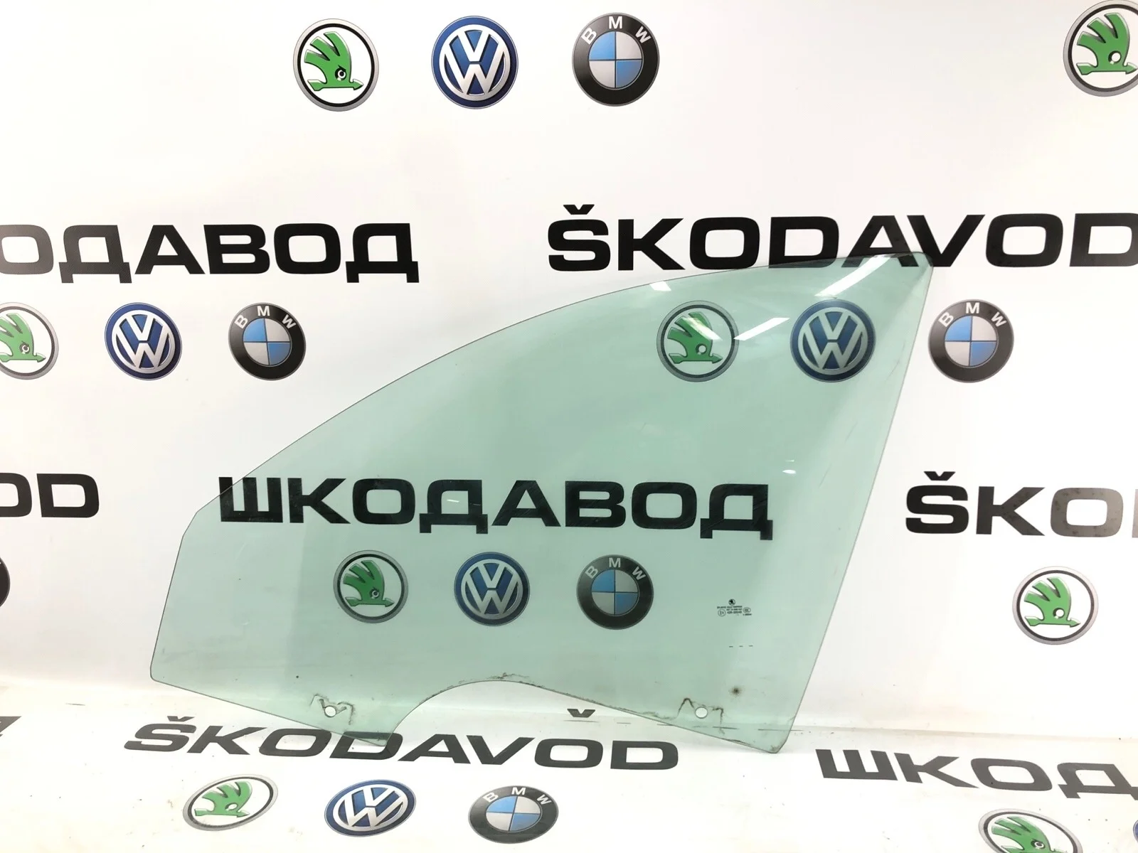 Стекло двери Skoda Octavia 2011 1Z0845201A A5 (1Z) 1.2 CBZB, переднее левое