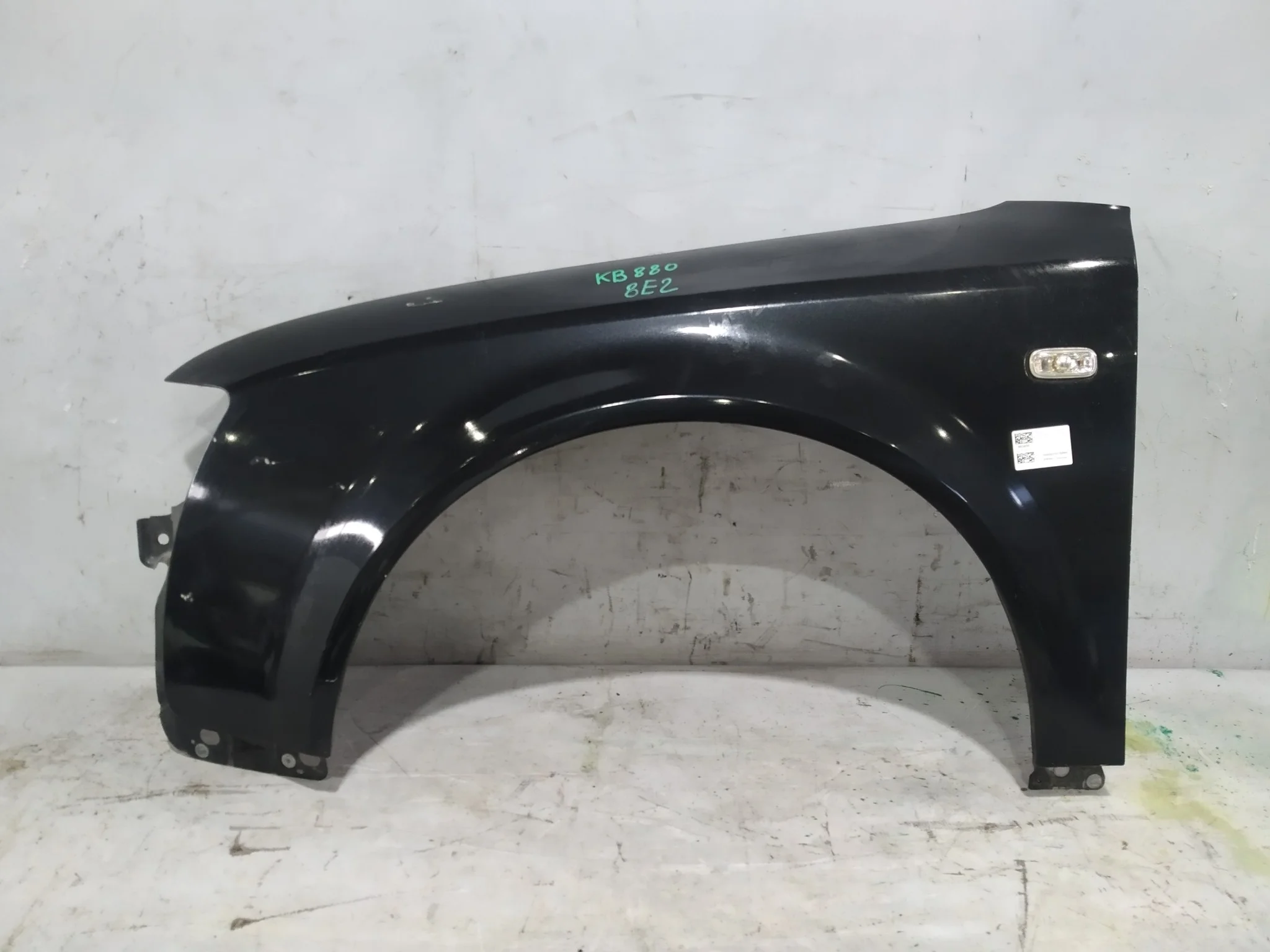 КРЫЛО AUDI A4 S4 8E2 8E5 B6 8E0821105B ПЕРЕДНЕЕ ЛЕВОЕ черный KB880