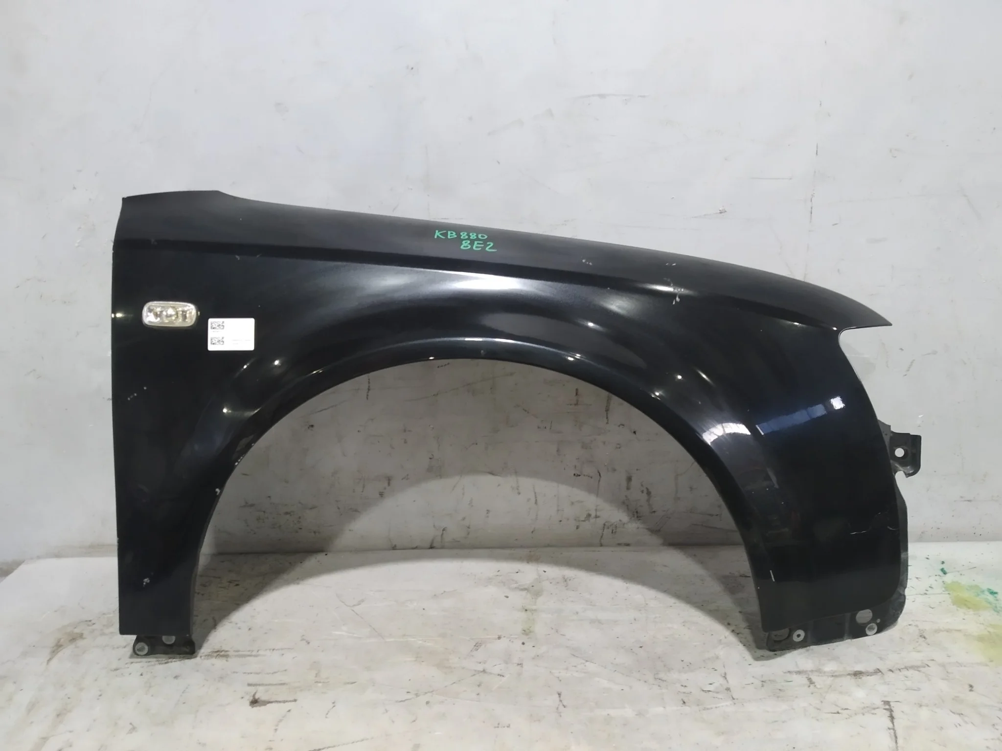 КРЫЛО AUDI A4 S4 8E2 8E5 B6 8E0821106B ПЕРЕДНЕЕ ПРАВОЕ черный KB880