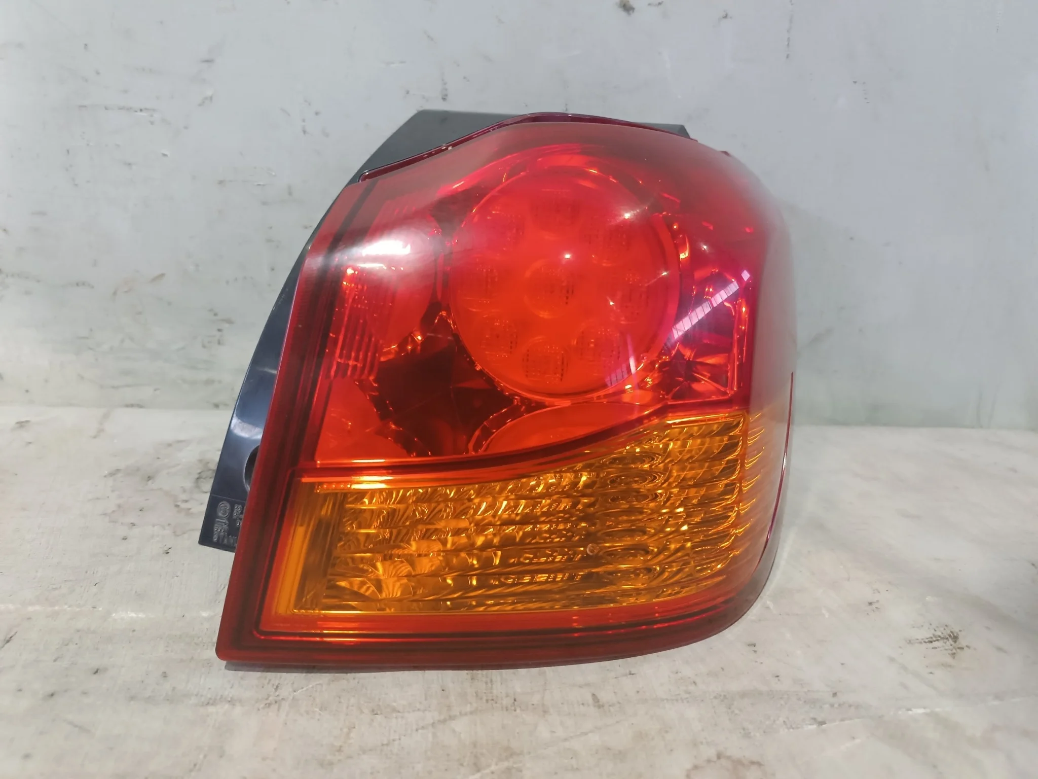 ФОНАРЬ MITSUBISHI ASX RVR GA1W GA2W GA3W GA4W GA6W 9372 ПРАВЫЙ 8330A690 KE654