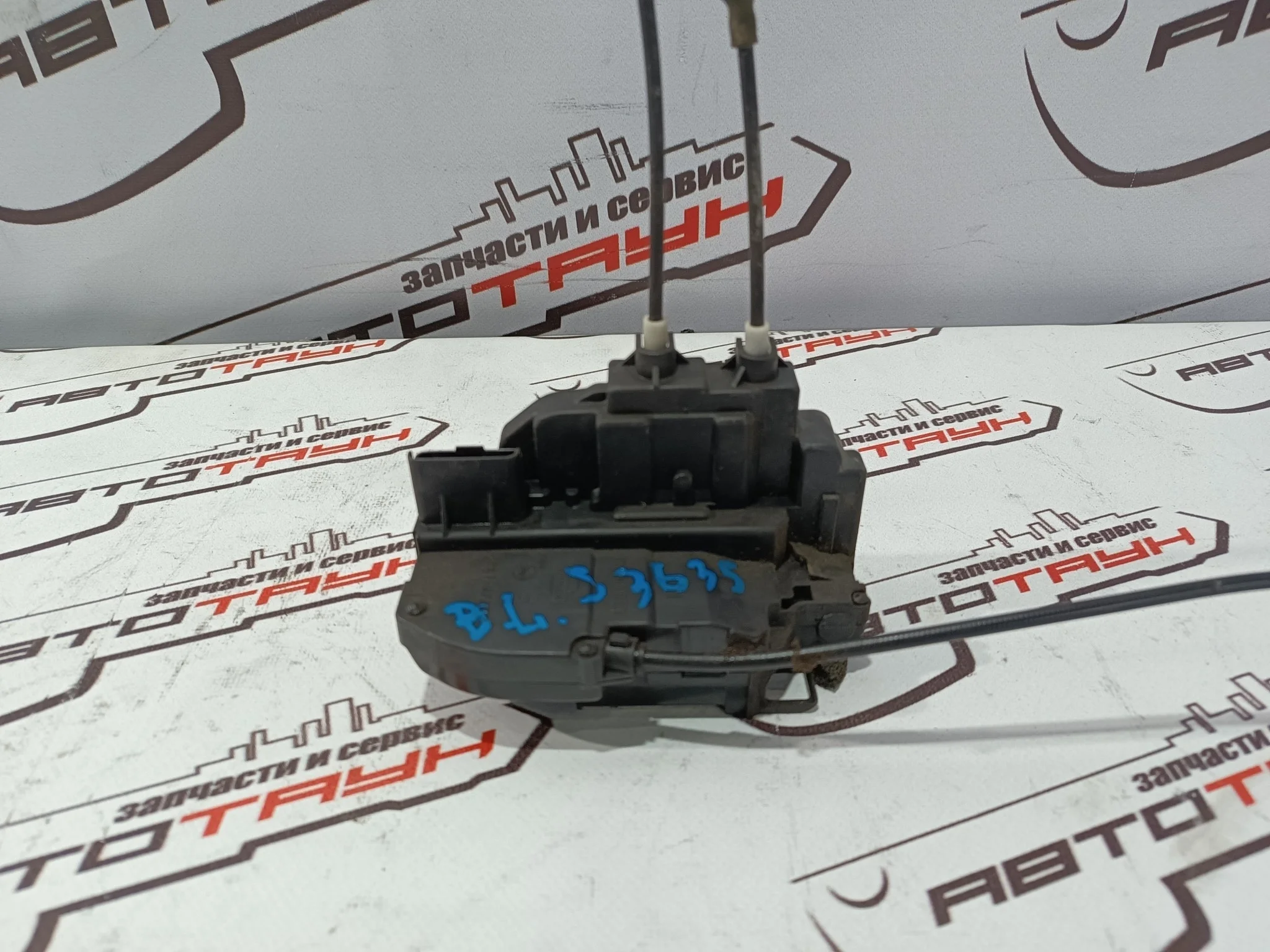 ЗАМОК ДВЕРИ NISSAN INFINITI ARMADA QX56 JA60 TA60 WA60 ЗАДНИЙ ЛЕВЫЙ 825017S000