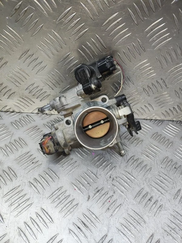 Дроссельная заслонка Toyota Corolla Spacio Vitz 8945220130 E120 E 120 NZE121 1NZFE