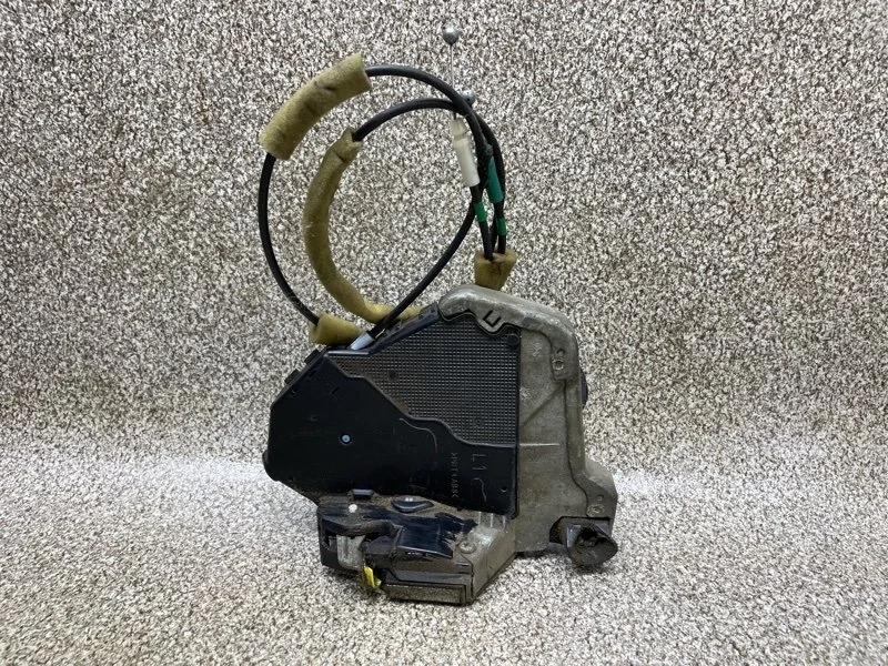 Замок двери Toyota Land Cruiser 2008 6904053100 200 1VDFTV 4.5 AT, передний левый