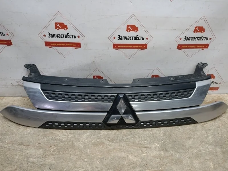 Решетка радиатора Mitsubishi Outlander 3 2018-2023 7450B298 GF