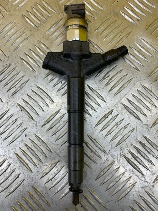 Форсунка топливная Nissan Pathfinder (R51M) 2004-2013 2010 166005X00A 2.5 D YD25DDTI