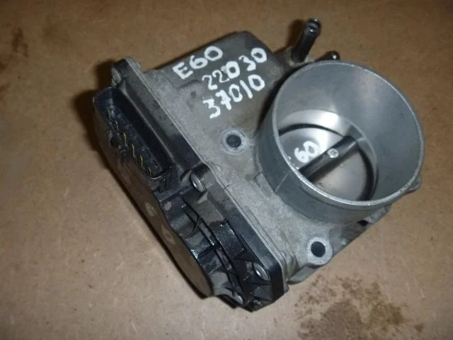 Б.у. дроссельная заслонка TOYOTA COROLLA ZRE151 TOYOTA COROLLA ZRE151