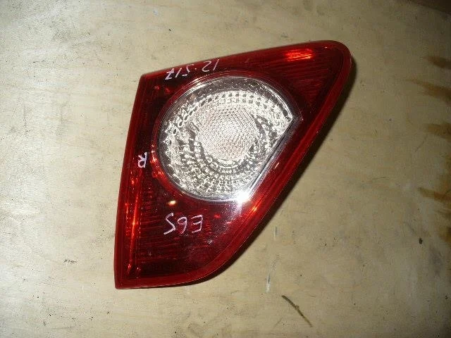 Б.у. фонарь внутренний TOYOTA COROLLA ZRE151 TOYOTA COROLLA ZRE151