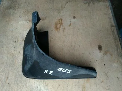 Б.у. брызговик TOYOTA COROLLA ZRE151 TOYOTA COROLLA ZRE151