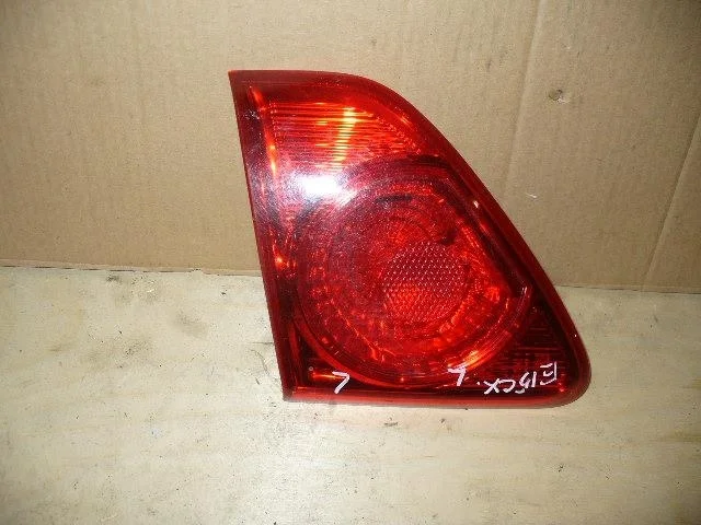 Б.у. фонарь внутренний TOYOTA COROLLA E150 TOYOTA COROLLA E150