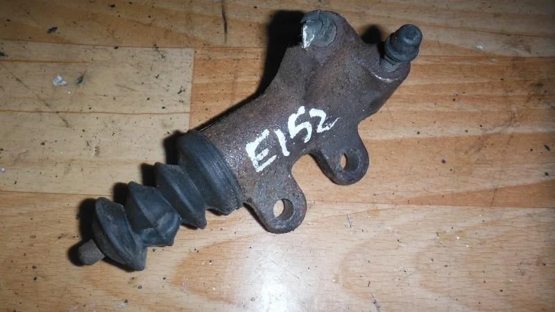 Б.у. цилиндр сцепления рабочий TOYOTA COROLLA ZRE151 TOYOTA COROLLA ZRE151