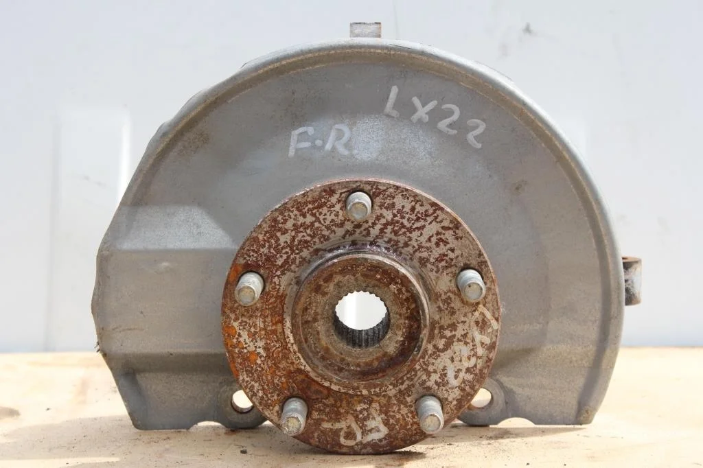 Б.у. кулак поворотный MITSUBISHI LANCER CY2A MITSUBISHI LANCER CY2A