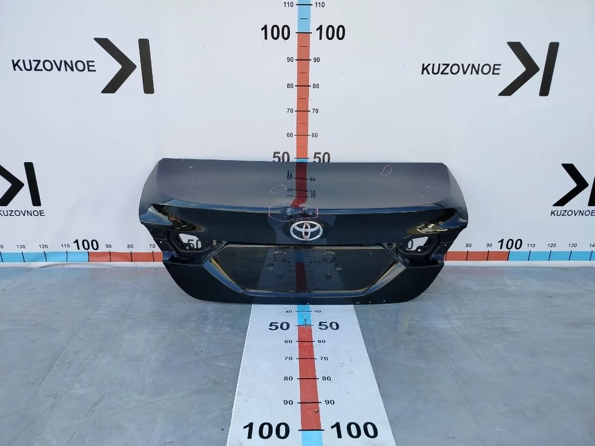 Крышка багажника Toyota Camry