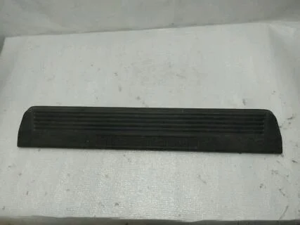 Б.у. накладка на порог MITSUBISHI PAJERO V97W MITSUBISHI PAJERO V97W