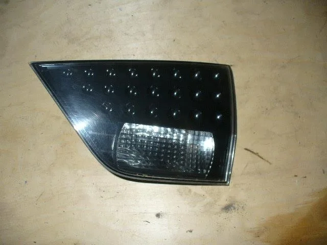 Б.у. фонарь внутренний MITSUBISHI OUTLANDER XL CW6W MITSUBISHI OUTLANDER XL CW6W