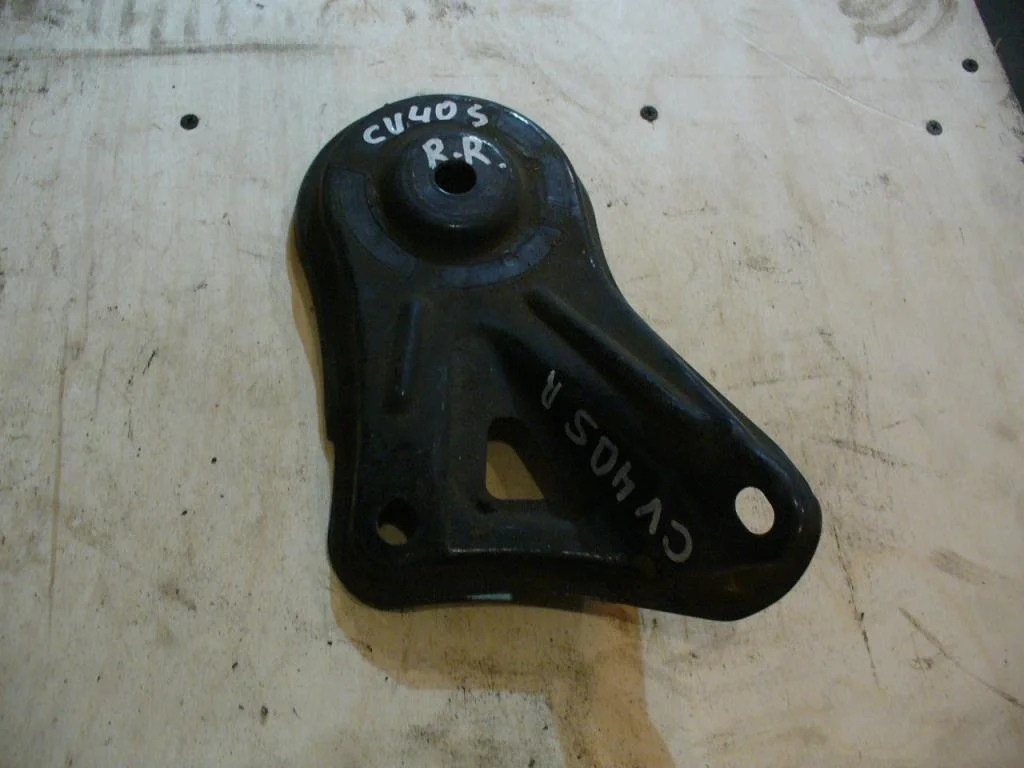Б.у. кронштейн подрамника TOYOTA CAMRY V40 ACV40 TOYOTA CAMRY V40 ACV40