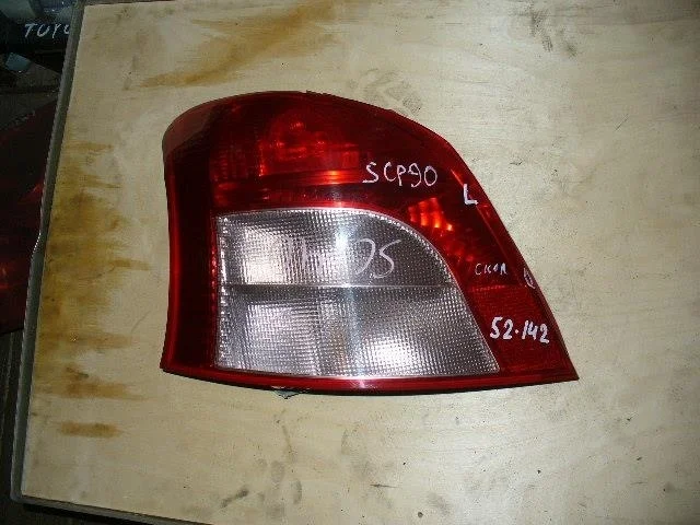 Б.у. фонарь наружный TOYOTA VITZ SCP90 TOYOTA VITZ SCP90