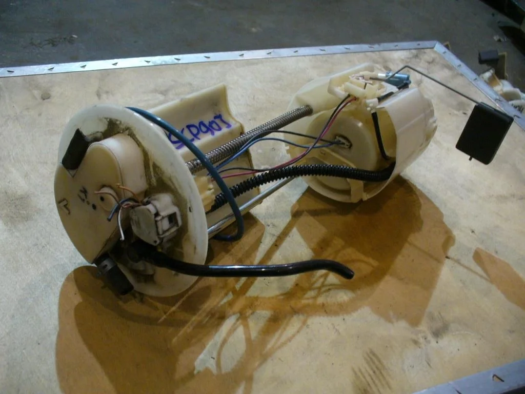 Б.у. насос топливный TOYOTA VITZ SCP90 TOYOTA VITZ SCP90