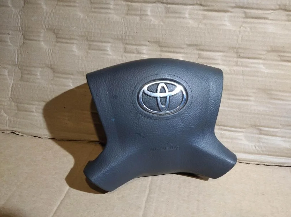 Б.у. подушка безопасности водителя TOYOTA AVENSIS ZZT251 TOYOTA AVENSIS ZZT251