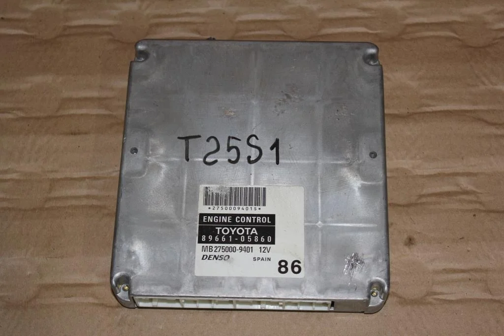 Б.у. блок управления двигателем TOYOTA AVENSIS ZZT251 TOYOTA AVENSIS ZZT251