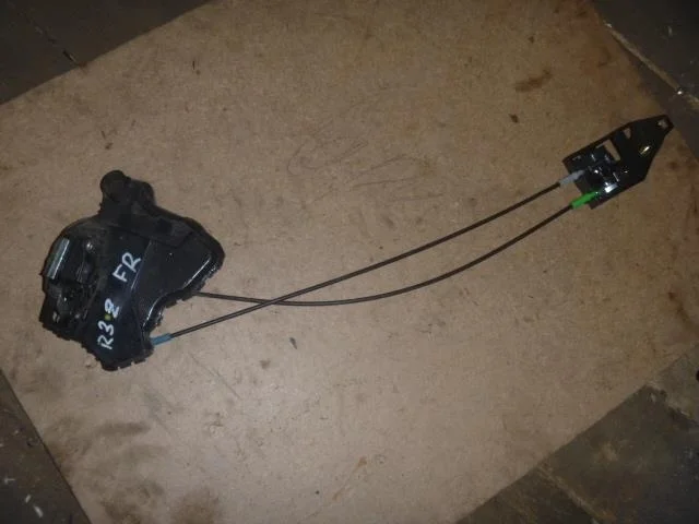 Б.у. замок двери TOYOTA RAV4 ZSA30 TOYOTA RAV4 ZSA30