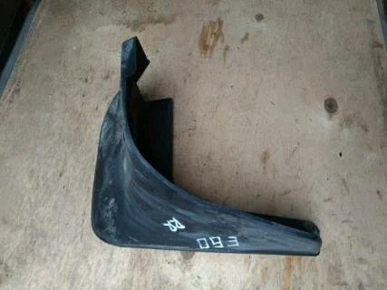 Б.у. брызговик TOYOTA COROLLA ZRE151 TOYOTA COROLLA ZRE151