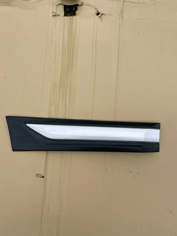 Молдинг двери Mitsubishi Outlander 3