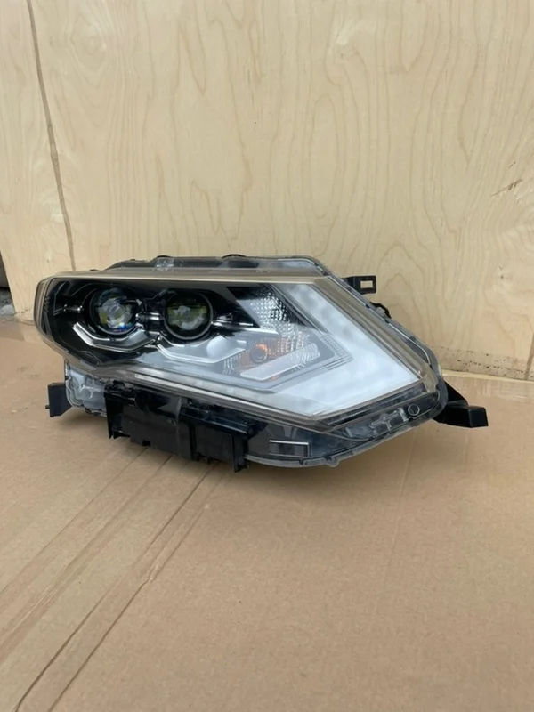 Фара светодиодная Nissan X-Trail T32(рест)