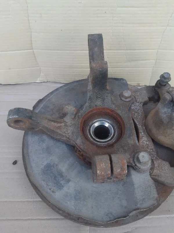 Кулак поворотный Mitsubishi Outlander 3